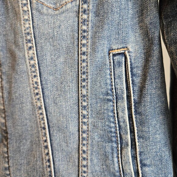 Daily Ritual Women’s Blue Denim Jacket Size M Button Front Pockets Collared - Picture 4 of 9